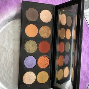 Pat McGrath eye shadow palette
